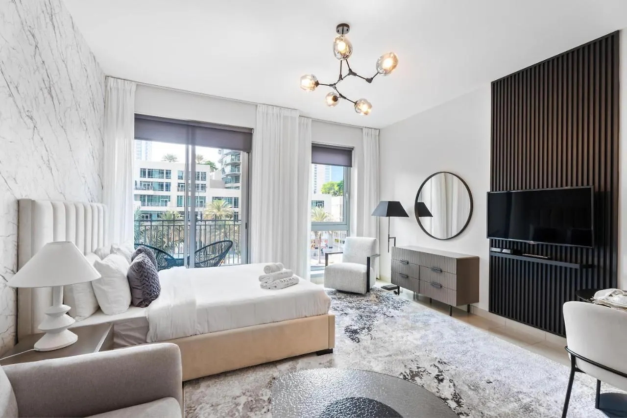 Nasma Luxury Stays - Sophisticated Studio Apartment Near Burj Khalifa Dubai 0*,